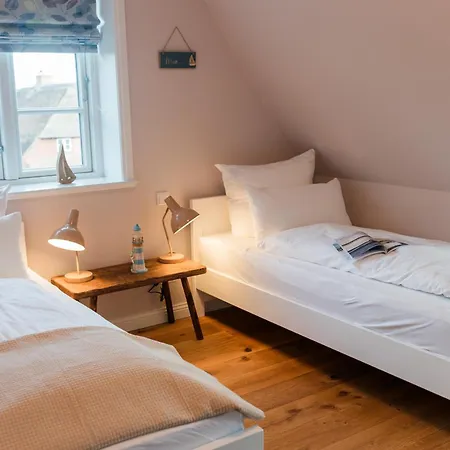 Lokelk Lunhues Hausteil 4 * Oevenum